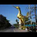 Ein Fabelwesen am Eingang zu einem Tempelbereich